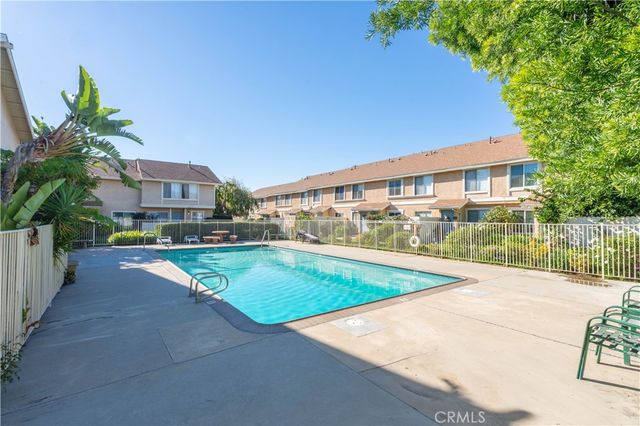 10125 De Soto 45, Chatsworth, CA 91311