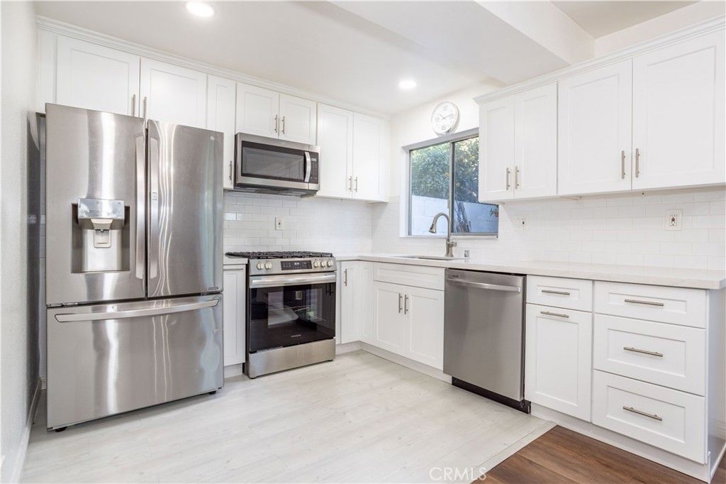 10125 De Soto 45, Chatsworth, CA 91311
