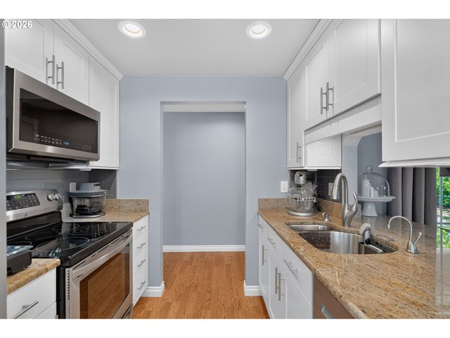 2530 Sw 192ND Ave, Beaverton, OR 97003