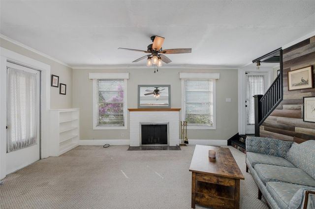 8114 N ALASKA STREET, Tampa, FL 33604