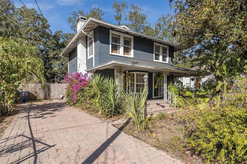 Image 2 of property listing at 8114 N ALASKA STREET, Tampa, FL 33604