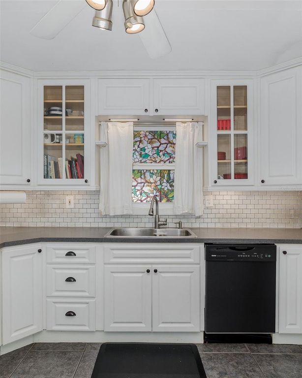 Image 14 of property listing at 8114 N ALASKA STREET, Tampa, FL 33604