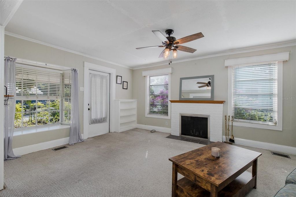 Image 16 of property listing at 8114 N ALASKA STREET, Tampa, FL 33604