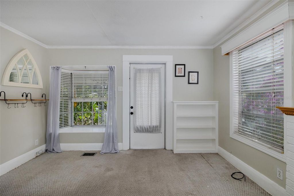 Image 17 of property listing at 8114 N ALASKA STREET, Tampa, FL 33604