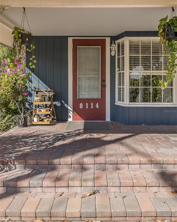 Image 3 of property listing at 8114 N ALASKA STREET, Tampa, FL 33604