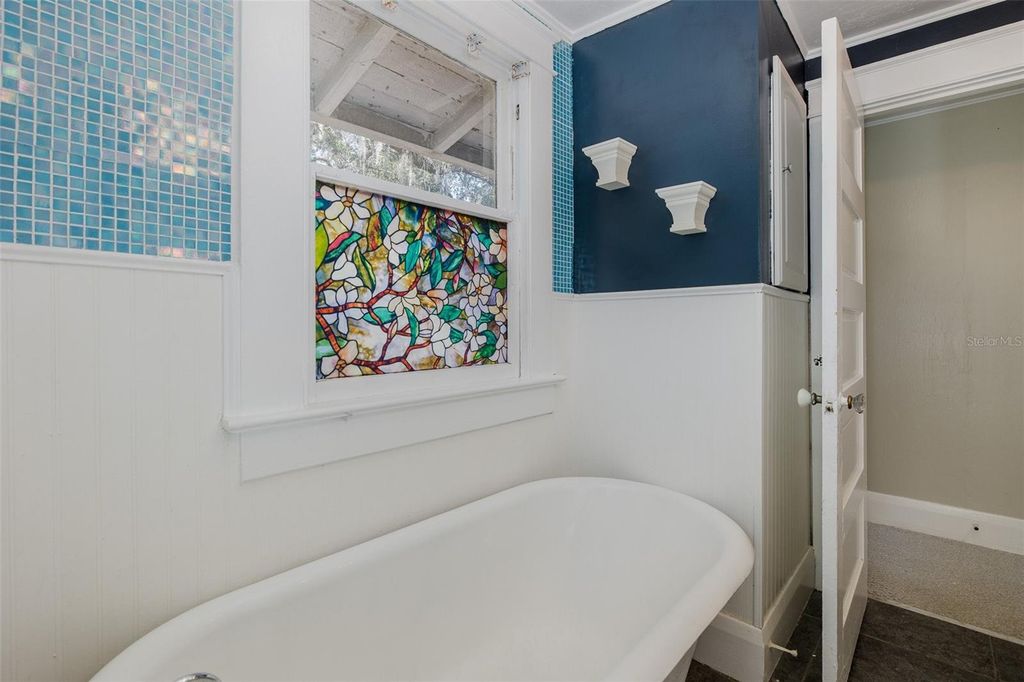 Image 40 of property listing at 8114 N ALASKA STREET, Tampa, FL 33604