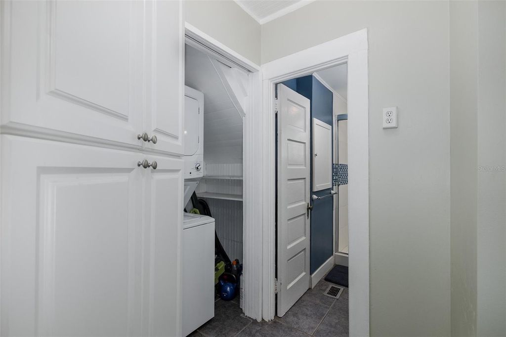 Image 47 of property listing at 8114 N ALASKA STREET, Tampa, FL 33604