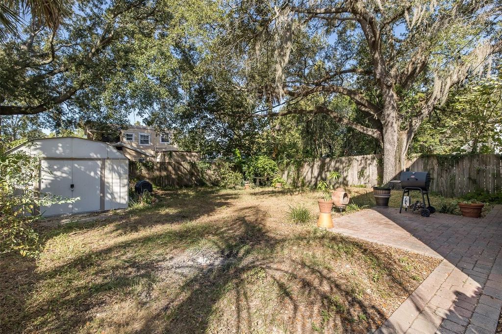 Image 6 of property listing at 8114 N ALASKA STREET, Tampa, FL 33604