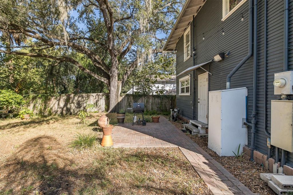 Image 52 of property listing at 8114 N ALASKA STREET, Tampa, FL 33604