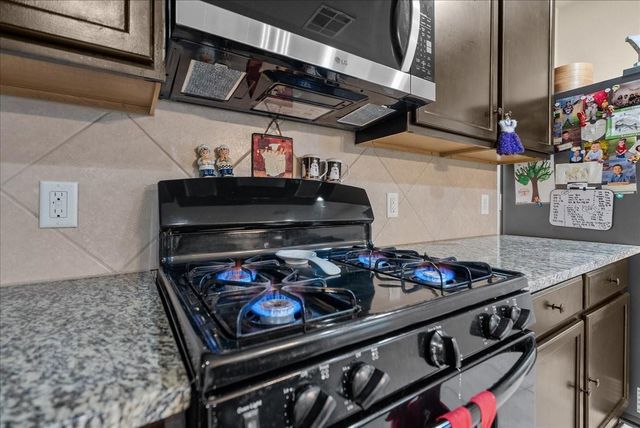 158 Piney Pathway, Magnolia, TX 77354