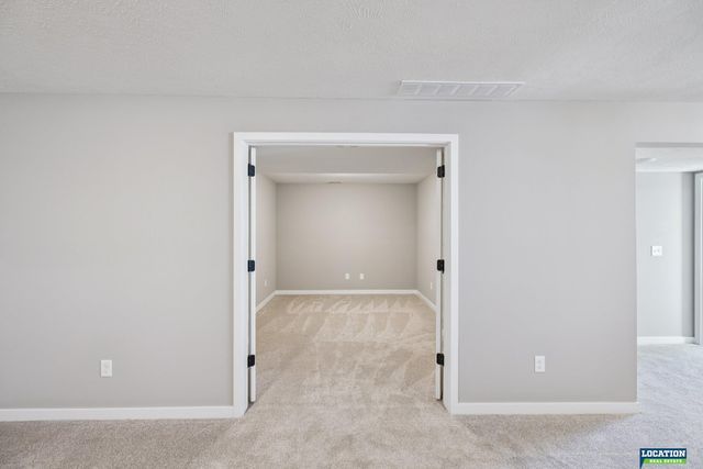 8501 Regent Court, Lincoln, NE 68507