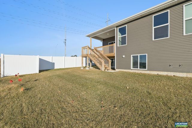 8501 Regent Court, Lincoln, NE 68507