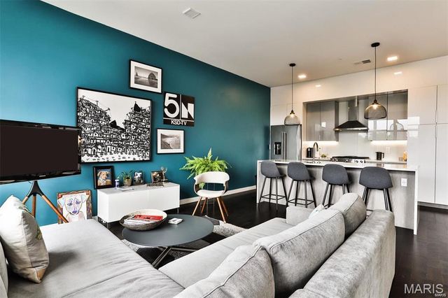 4101 Laclede Avenue 403, St Louis, MO 63108