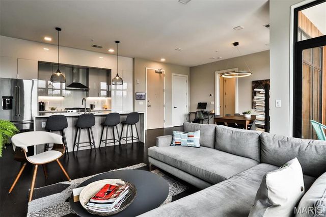 4101 Laclede Avenue 403, St Louis, MO 63108