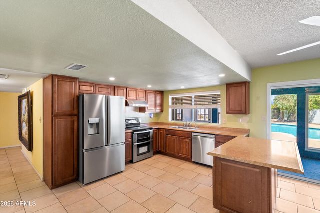 2628 W MENDOZA Circle, Mesa, AZ 85202