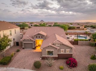 9777 N Hebden Way, Marana, AZ 85653