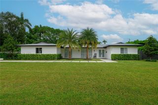 8605 SW 162nd St, Palmetto Bay, FL 33157