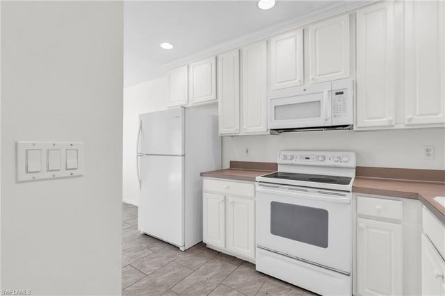 7655 Meadow Lakes DR 1002, Naples, FL 34104