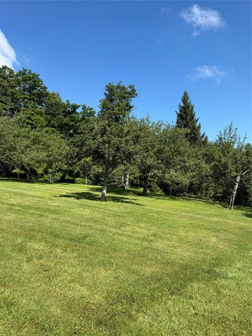 8530 PERRY Highway, Erie, PA 16509