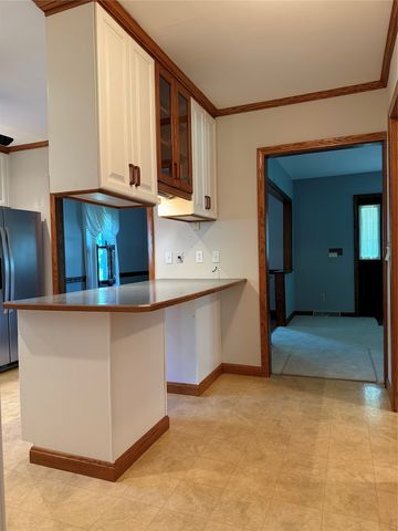 8530 PERRY Highway, Erie, PA 16509