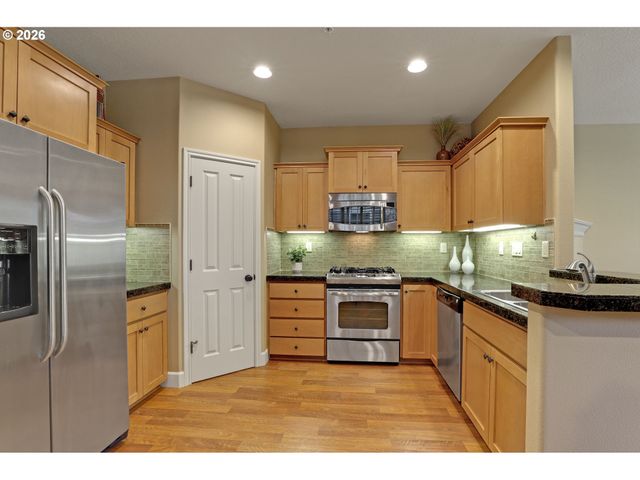 16183 Nw CENTINE Ln, Portland, OR 97229