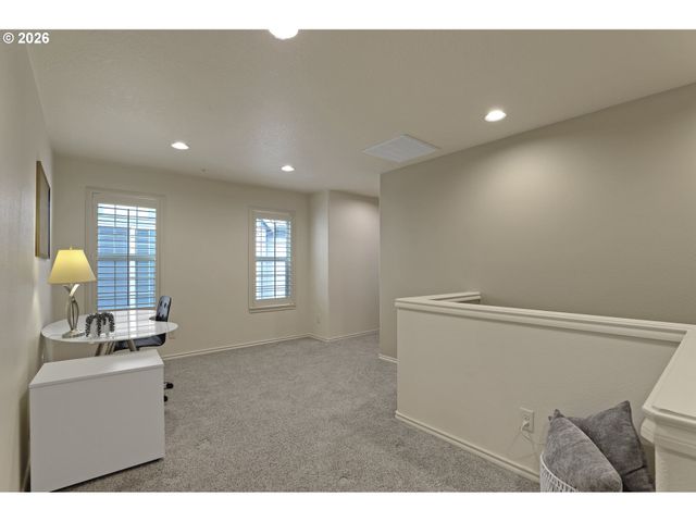 16183 Nw CENTINE Ln, Portland, OR 97229