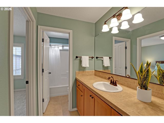 16183 Nw CENTINE Ln, Portland, OR 97229