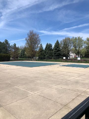 16431 Dominion Drive Drive, Macomb Twp, MI 48044