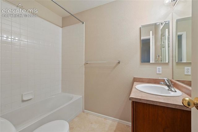 7483 Straggler Circle, Colorado Springs, CO 80922