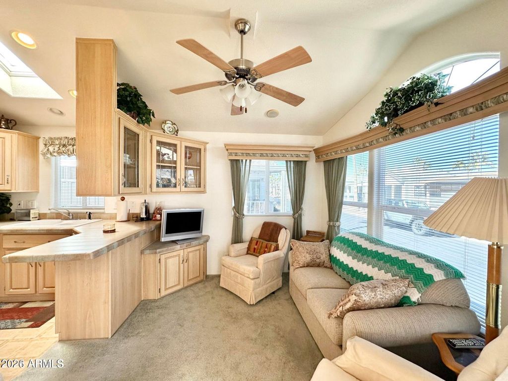 Image 10 of property listing at 365 S GYPSUM Drive 365, Apache Junction, AZ 85119