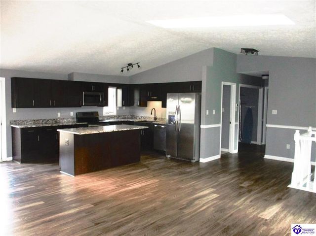 609 Foxfire Road, Elizabethtown, KY 42701