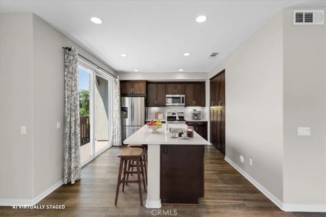 709 S Azusa Avenue M, Azusa, CA 91702