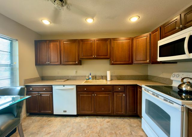21338 Juego Circle 11g, Boca Raton, FL 33433