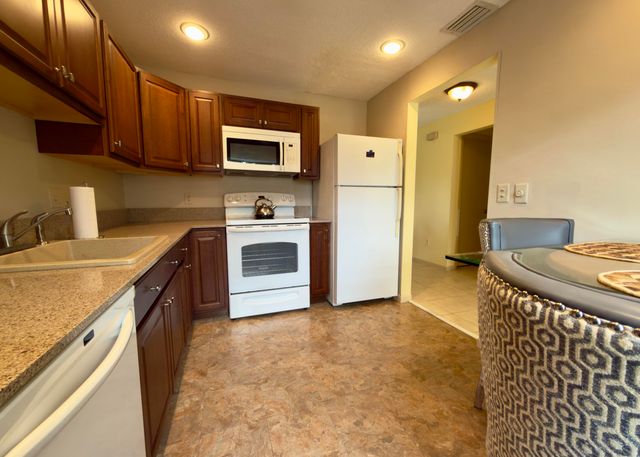 21338 Juego Circle 11g, Boca Raton, FL 33433