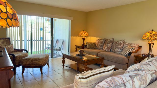 21338 Juego Circle 11g, Boca Raton, FL 33433