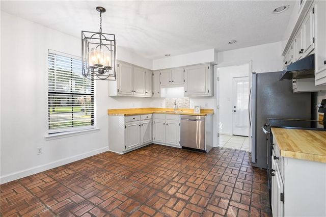 805 Mcneil Avenue, Mobile, AL 36609