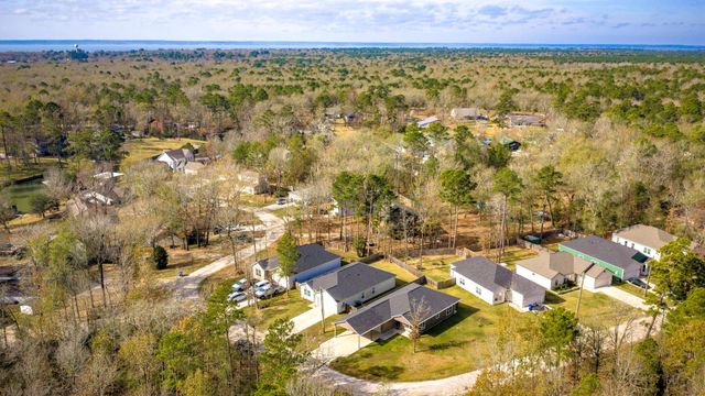 192 S Village Cove Loop, Livingston, TX 77351