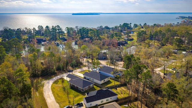 192 S Village Cove Loop, Livingston, TX 77351