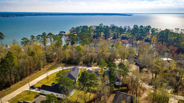 192 S Village Cove Loop, Livingston, TX 77351