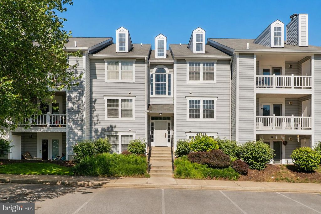 Image 1 of property listing at 12221 EAGLES NEST CT #L, Germantown, MD 20874