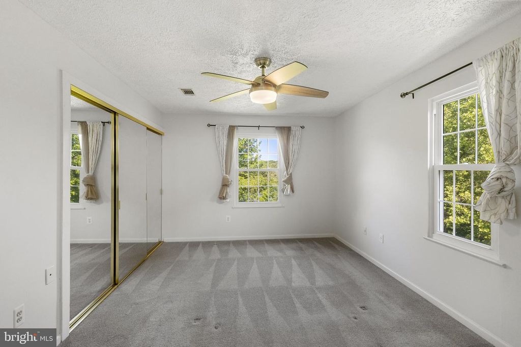 Image 15 of property listing at 12221 EAGLES NEST CT #L, Germantown, MD 20874