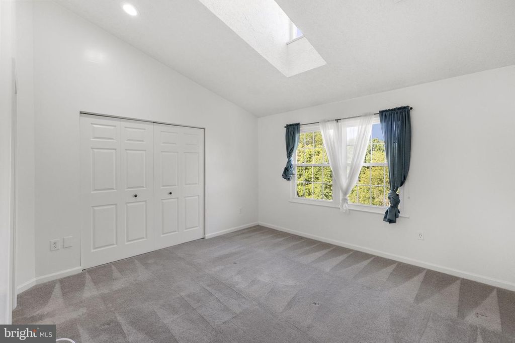 Image 19 of property listing at 12221 EAGLES NEST CT #L, Germantown, MD 20874
