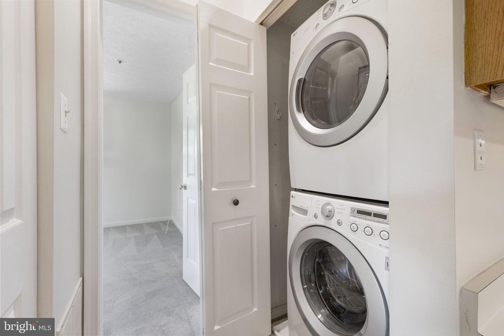 Image 23 of property listing at 12221 EAGLES NEST CT #L, Germantown, MD 20874