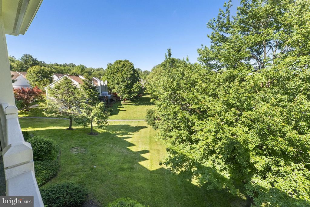 Image 26 of property listing at 12221 EAGLES NEST CT #L, Germantown, MD 20874