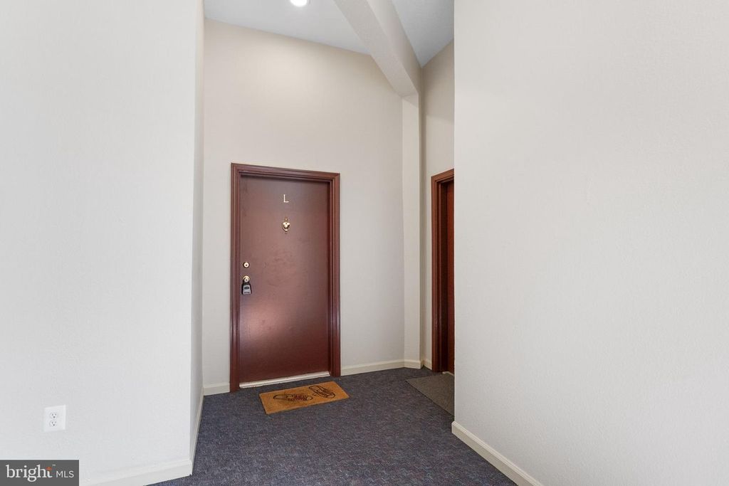 Image 27 of property listing at 12221 EAGLES NEST CT #L, Germantown, MD 20874
