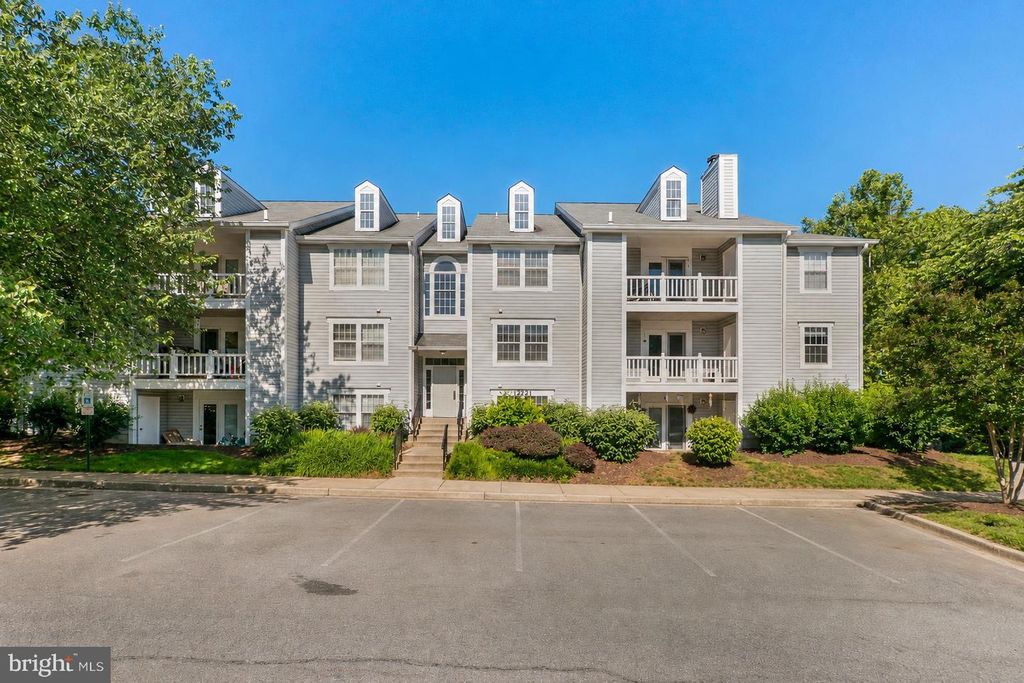 Image 29 of property listing at 12221 EAGLES NEST CT #L, Germantown, MD 20874