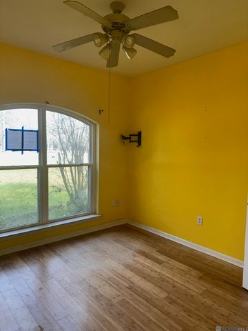 13244 Arnold Rd, Walker, LA 70785