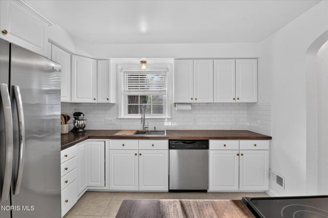 2657 Cheltenham Road, Toledo, OH 43606
