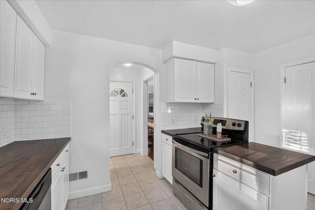 2657 Cheltenham Road, Toledo, OH 43606