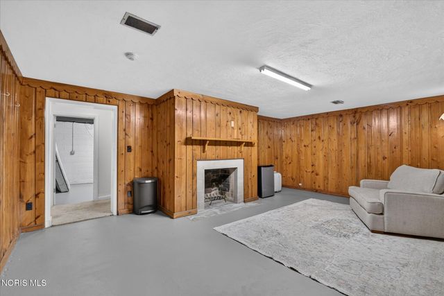 2657 Cheltenham Road, Toledo, OH 43606
